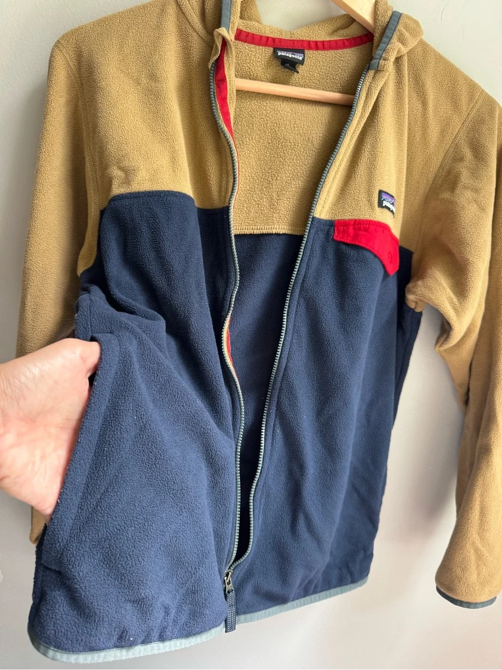 Patagonia Kids Hooded Fleece Full Zip Jacket in Tan, Navy & Red Two Tone